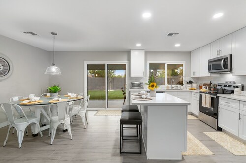 Private 3 bed, 2 bath home in Phoenix, Arizona