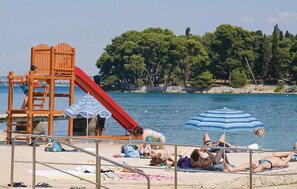 Una playa cerca