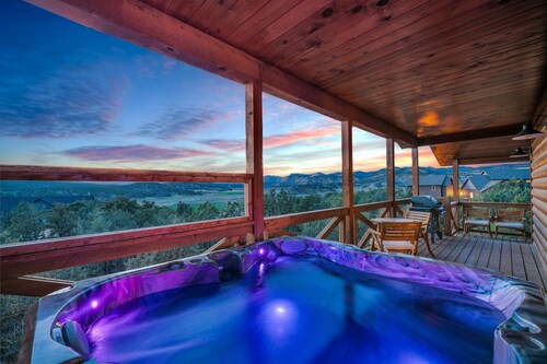 Painted Cliffs| Zion & Bryce |Fire Pit |Hot Tub|