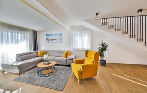 Smart TV - Cozy home in Kastel Stari (Kastel Stari)