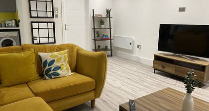 Stylish 3beds Nystyle Apt - Parking, Self Check-in
