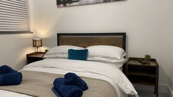 Apartemen | 3 kamar tidur, setrika/meja setrika, Wi-Fi gratis, dan seprai linen