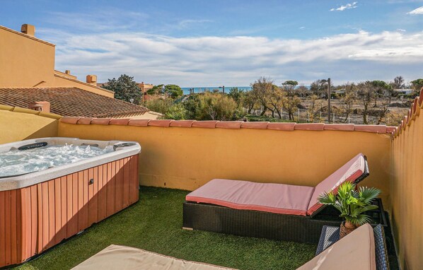 Terrace/patio - Amazing home in AGDE with WiFi (AGDE)