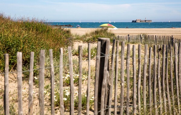 Vlak bij het strand, vissen