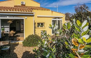 Exterior - Amazing home in AGDE with WiFi (AGDE)