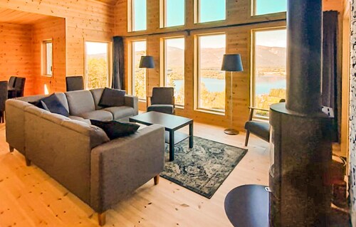 Beautiful home in Vrådal with sauna