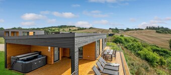 Beautiful home in Løgstrup with kitchen