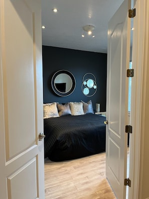 4 bedrooms, desk, iron/ironing board, free WiFi
