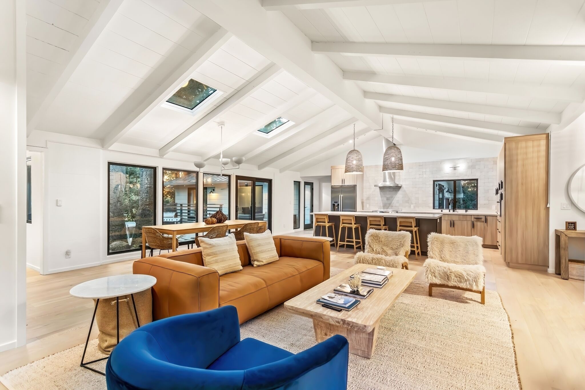 Contemporary Carmel Home, 10 mins from downtown