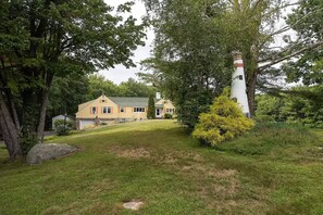 Property grounds - Lake Winnipesaukee, Weirs Beach, Funspot, Gunstock (Laconia)