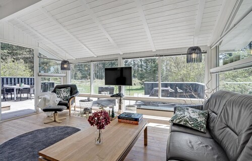 Awesome home in Løkken with kitchen