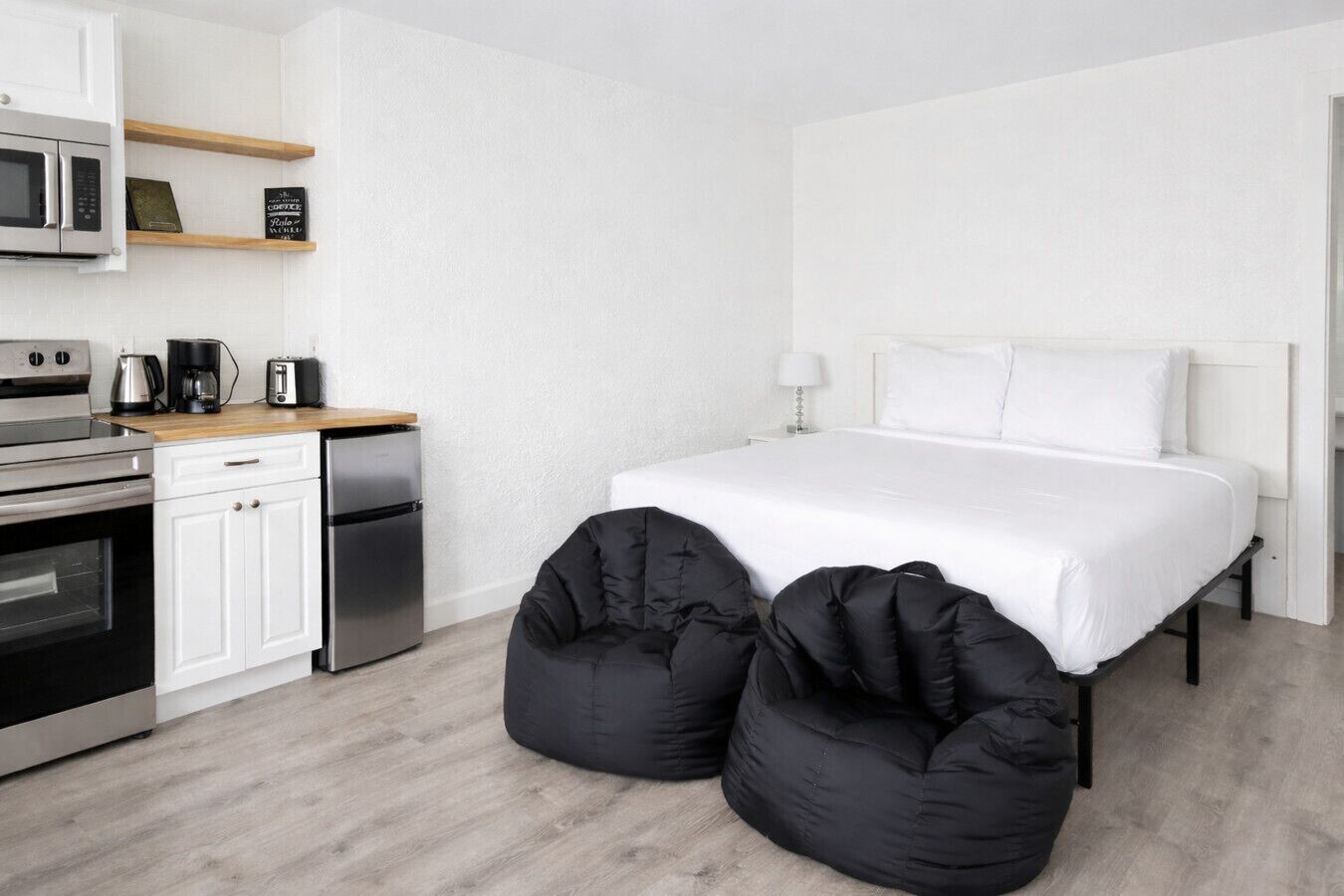 Free WiFi, bed sheets