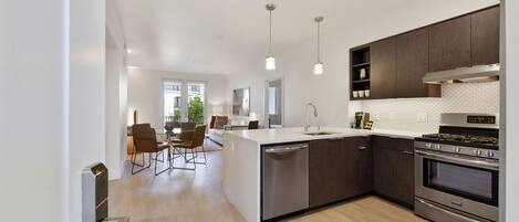 Fridge, microwave, oven, stovetop