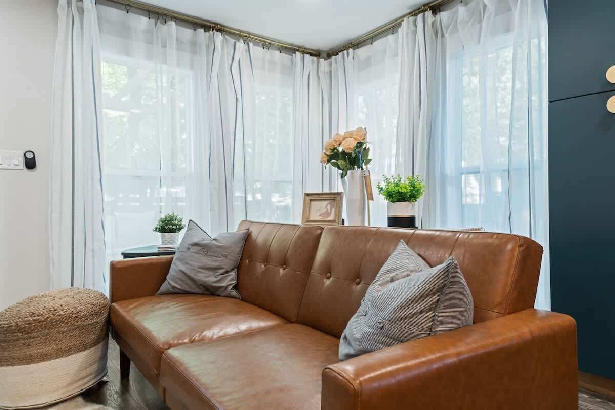 智能电视、壁炉、办公室