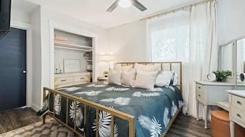 2 bedrooms, desk, iron/ironing board, travel crib