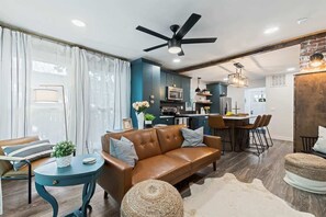 Téléviseur connecté, foyer, bureau