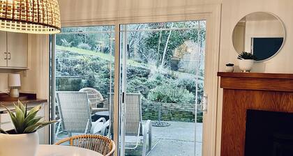 🌿5.0 Rating🌿 Sunny, spacious cozy retreat + firepit. World-class trails!