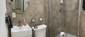 Convenient 1-Bedroom House near Hospital & Downtown