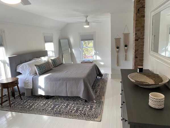 4 chambres, fer et planche à repasser, lit de bébé portatif, Wi-Fi