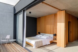 In-room safe, individually decorated, desk, blackout curtains - Boutique Hotel Osmoliš (Dubrovnik)