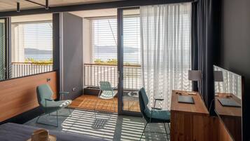 Superior Room, 1 King Bed | In-room safe, individually decorated, desk, blackout drapes