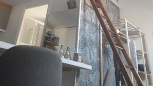 Interior - Le Mini Loft *** La Suite, Montargis. (Montargis)