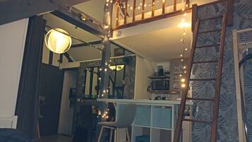 1 slaapkamer, een strijkplank/strijkijzer, gratis wifi
