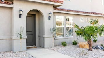 Townhome, 3 Bedrooms | Exterior detail