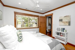 3 bedrooms, desk, iron/ironing board, free WiFi