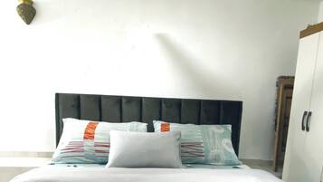 1 habitación, tabla de planchar con plancha, wifi y ropa de cama