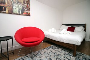 Iron/ironing board, WiFi, bed sheets