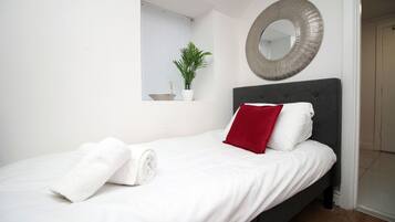 Iron/ironing board, WiFi, bed sheets