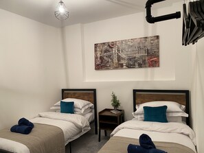 3 bedrooms, iron/ironing board, WiFi, bed sheets