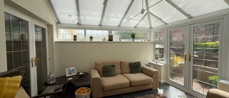 TV, fireplace, stereo