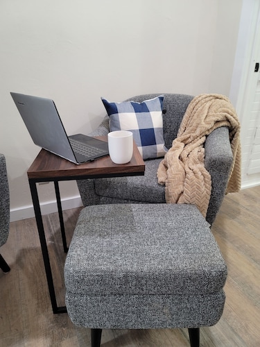 Stunning Modern Farmhouse Studio Cottage!