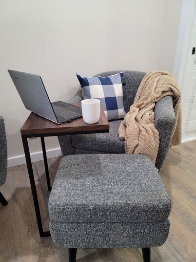 Stunning Modern Farmhouse Studio Cottage!