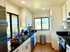 Fridge, microwave, oven, stovetop - Hilltop Penthouse Cottage with Sweeping Views (San Diego County)