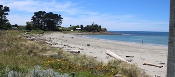 Quintessential Family Bach at Mahanga Beach