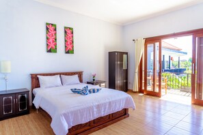 مكتب وتجهيزات عازلة للصوت وواي فاي مجانًا وملاءات أسرّة