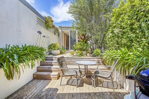 Outdoor dining - Family home in the heart of Paddington (Paddington)