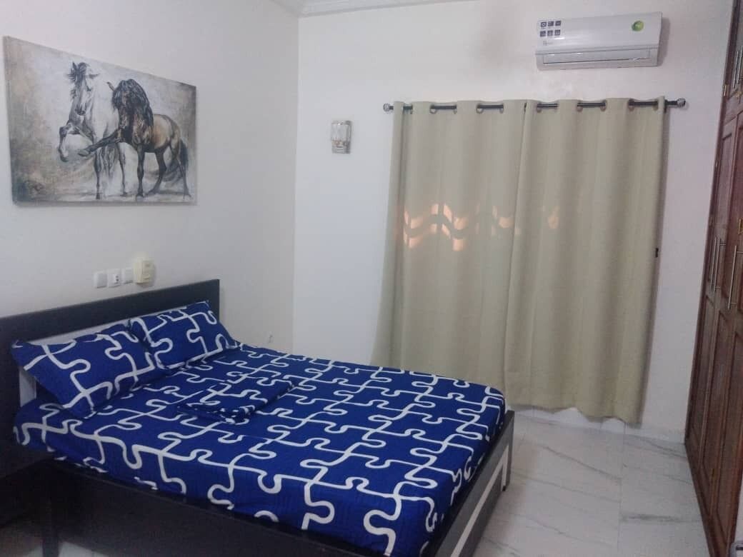 2 多间卧室、免费 WiFi、床单