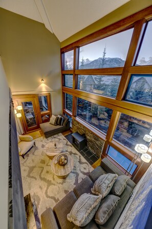 TV, fireplace, DVD player