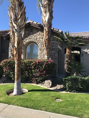 Exterior detail - Cozy vacation home-pool, golf, Palm Springs, Indio Ca (Indio)