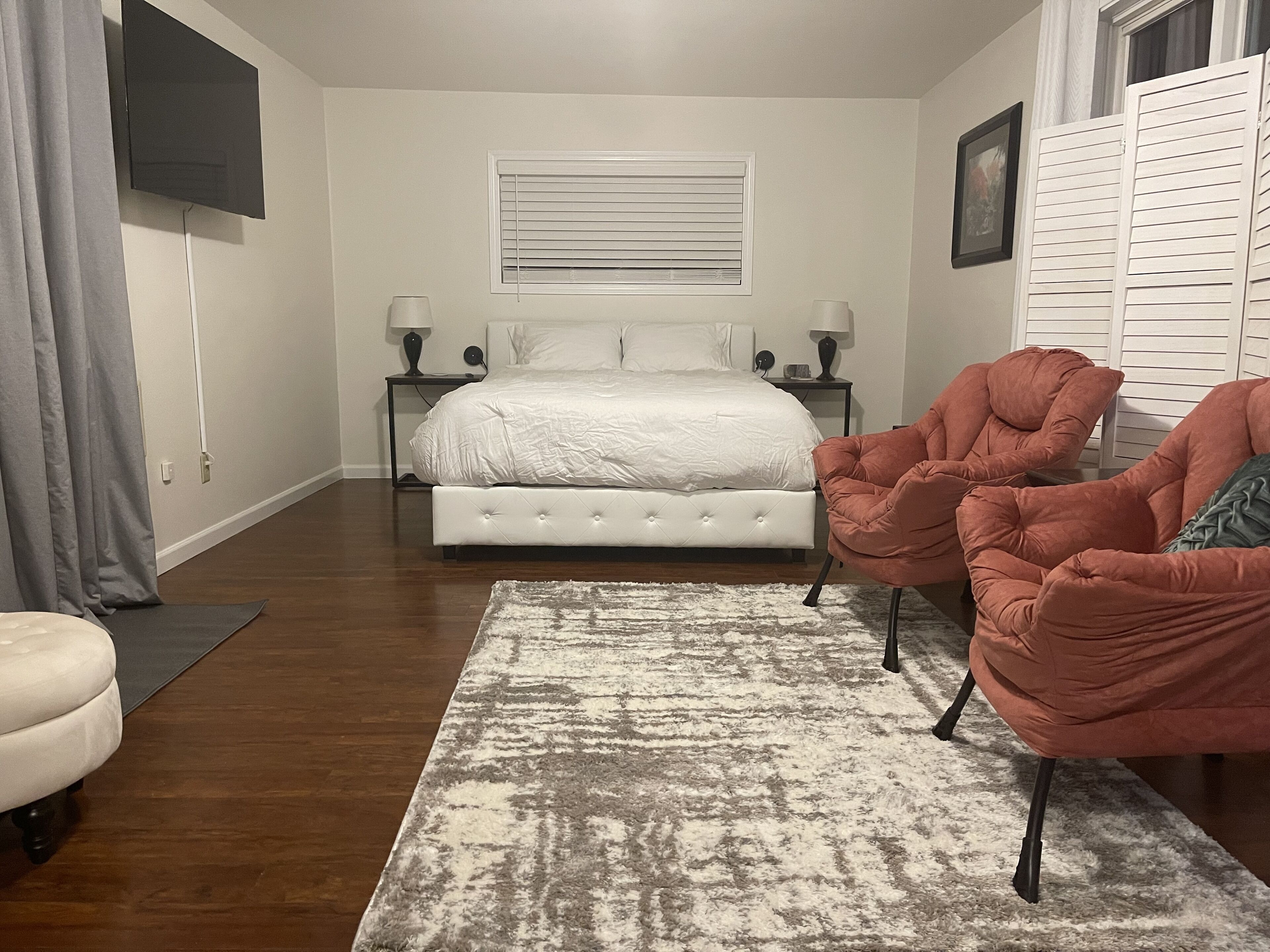 مكواة/لوح كي وواي فاي مجانًا وملاءات أسرّة