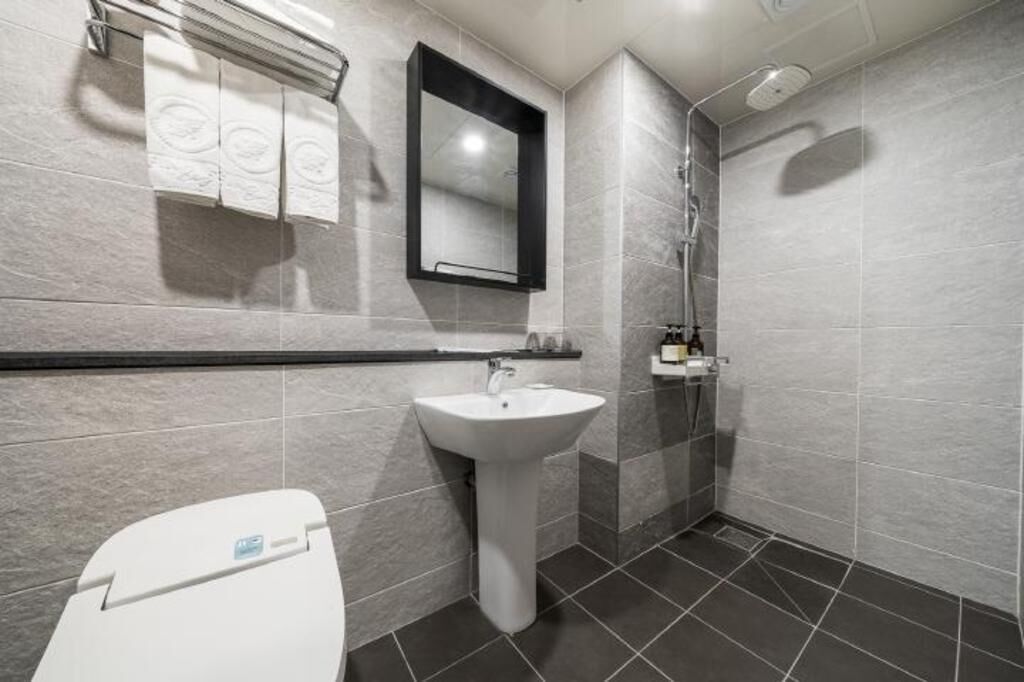 Bathroom | Bathrobes, slippers, towels