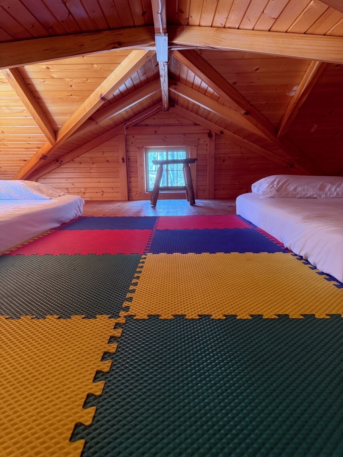 3 bedrooms, free WiFi, bed sheets, wheelchair access
