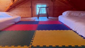 3 bedrooms, free WiFi, bed sheets, wheelchair access