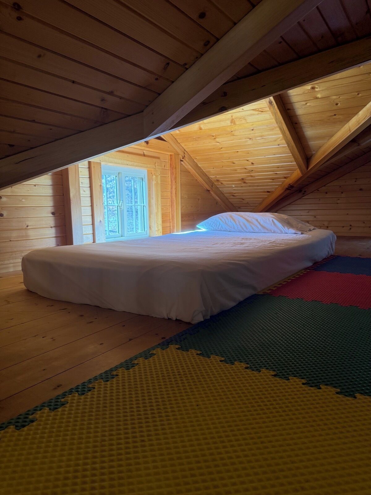 3 bedrooms, free WiFi, bed sheets, wheelchair access