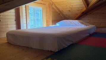 3 bedrooms, free WiFi, bed sheets, wheelchair access