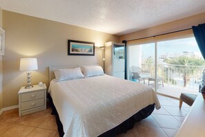 2 bedrooms, iron/ironing board, free WiFi